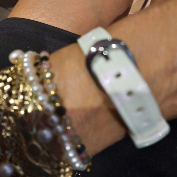 New Women's authentic ARMITRON WOMEN'S SPORTS WATCH WHITE ONE DAY CLEARANCE SALE - Picture 3 of 5